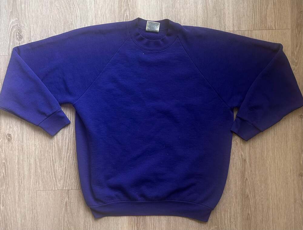 Vintage Fruit of the Loom Solid Purple Raglan Crewneck Sweatshirt